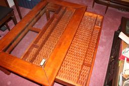 Large Coffee Table w/Beveled Glass Top and Drawer