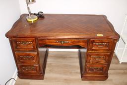 Wooden Executive Style Desk w/6 Drawers