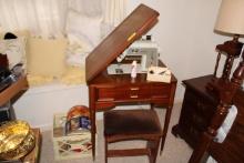 Singer Sewing Machine in Mahogany Cabinet