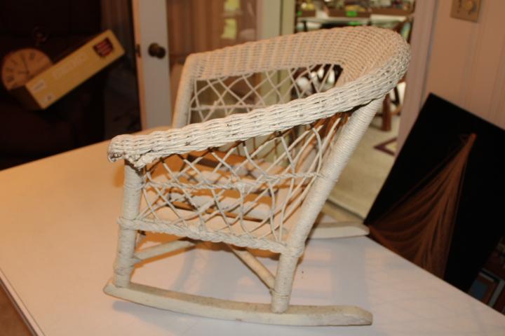 White Wicker Childs Rocker