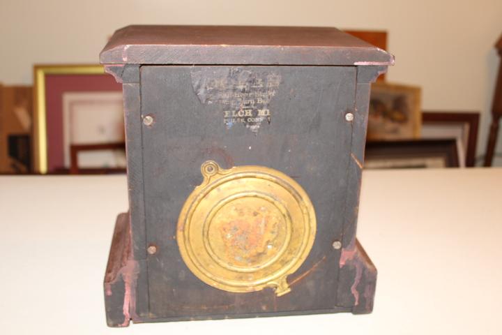 Mantle Clock w/Wooden Cabinet