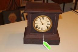 Mantle Clock w/Wooden Cabinet