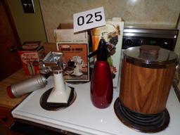 Vintage kitchen and bar lot