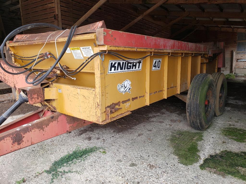 Knight 410 Manure Spreader