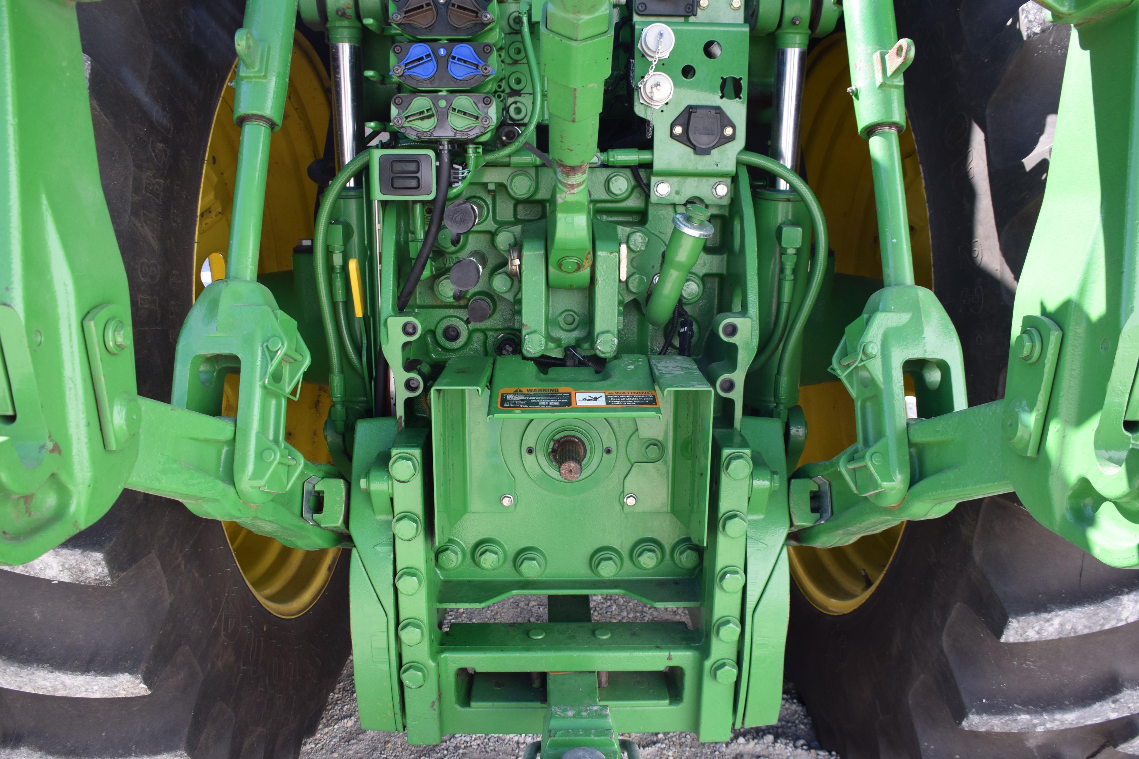 JD 7200R MFWD Tractor