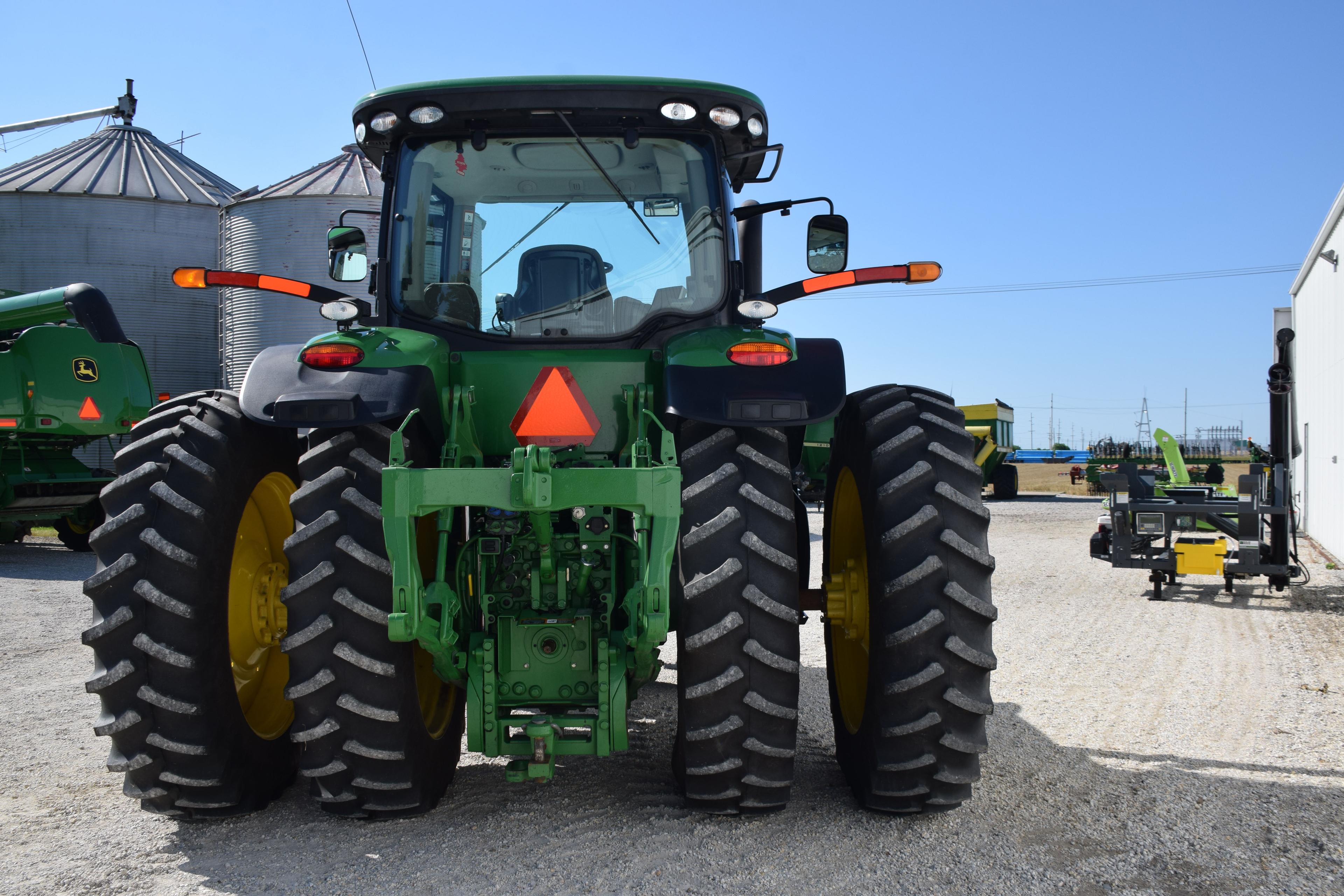 JD 7200R MFWD Tractor