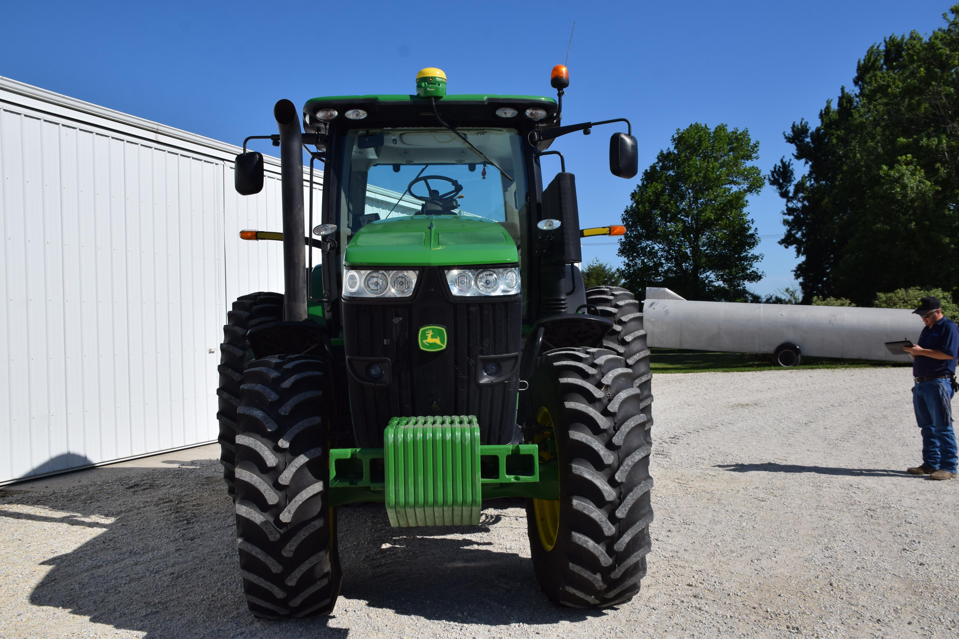 JD 7200R MFWD Tractor