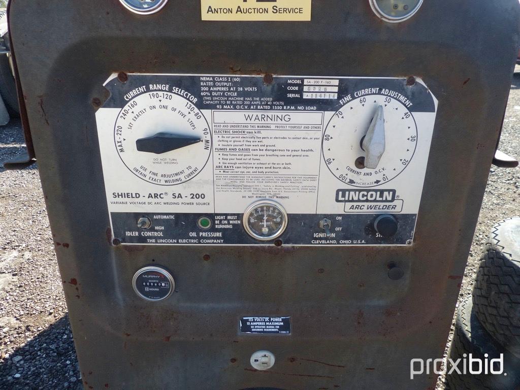 LINCOLN SA200 PORTABLE WELDER (SHOWING APPX 980 HOURS) (SERIAL # 114114)
