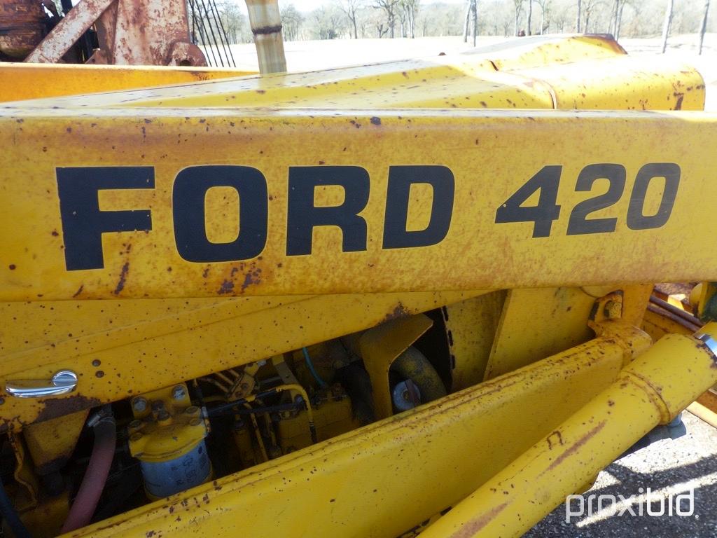 FORD LOADER TRACTOR (SHOWING APPX 2,595 HOURS) (SERIAL # 574395)