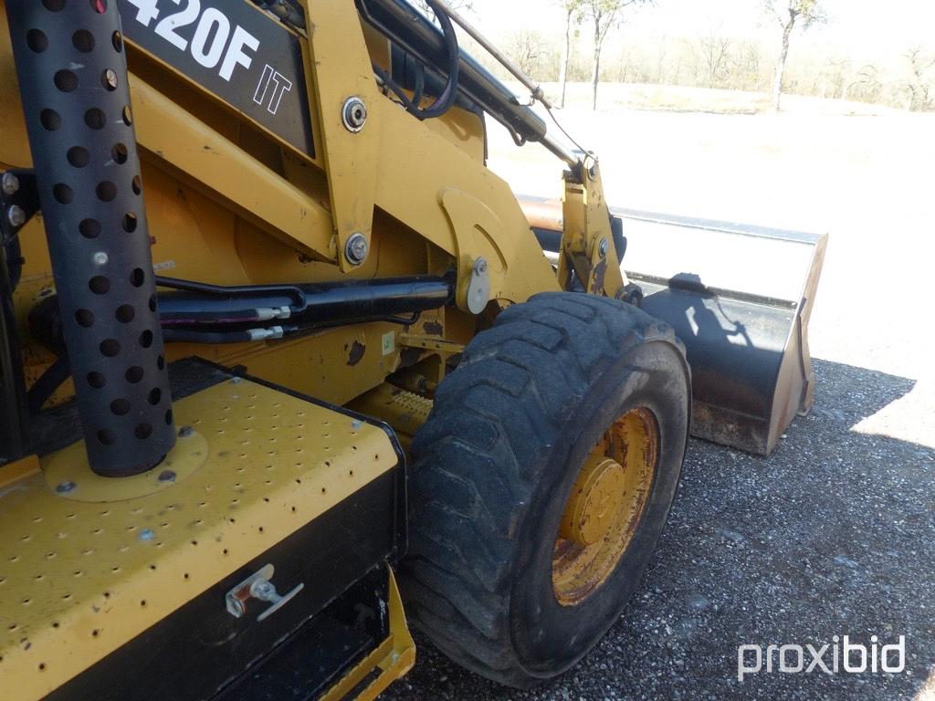 CAT 420F BACKHOE QUICK ATTACH FRONT AND BACK BUCKETS (SHOWING APPX 6,225 HOURS) (SERIAL # CAT0420FCJ