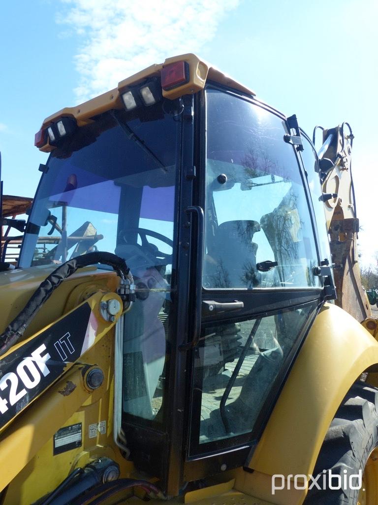 CAT 420F BACKHOE QUICK ATTACH FRONT AND BACK BUCKETS (SHOWING APPX 6,225 HOURS) (SERIAL # CAT0420FCJ