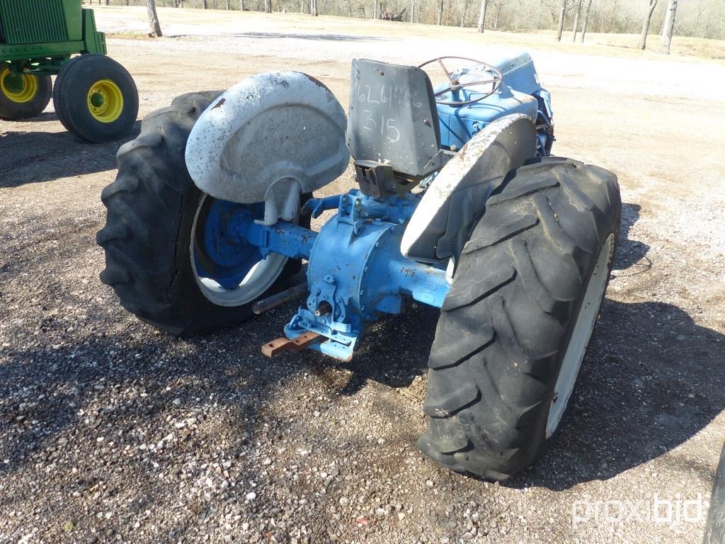 FORD 2000 PARTS TRACTOR SERIAL # C29854