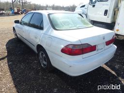 1998 HONDA  ACCORD (RUNS, NEEDS TRANSMISSION WORK) (SHOWING APPX 171,692 MILES) (VIN # 1HGCG5640WA05