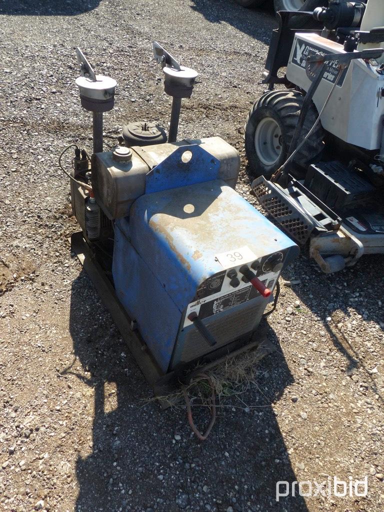 MILLER PORTABLE WELDER (RUNS BUT NOT WELDING)