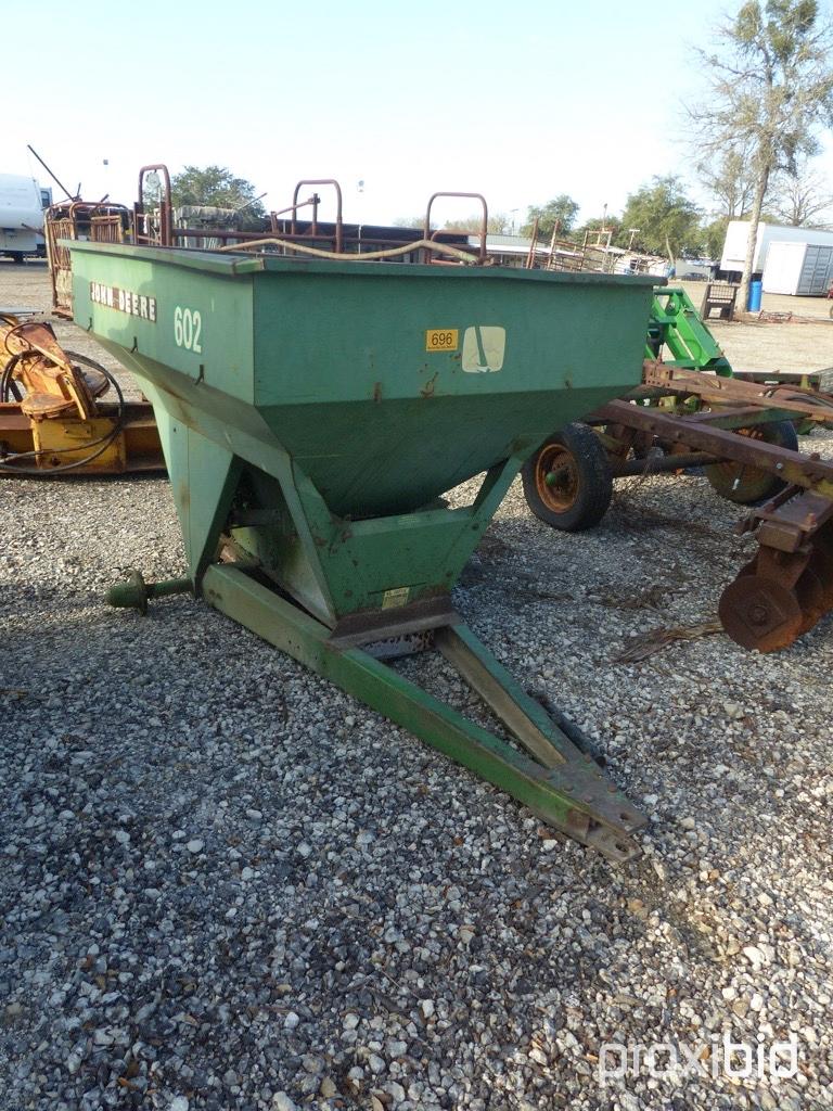 JD 602 FERTILIZER SPREADER