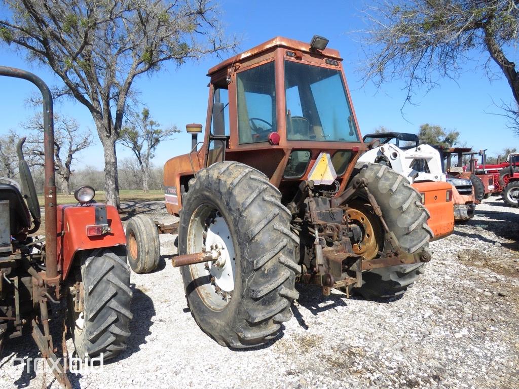 AC 7060 TRACTOR (BAD CLUTCH) (HOURS UNKNOWN,UP TO BUYER TO DO THEIR DUE DILLIGENCE TO CONFIRM MILEAG