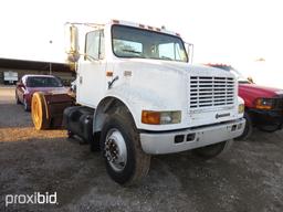 2000 IH 4900 DT466E TRUCK (SHOWING APPX 17,397 MILES, UP TO BUYER TO DO THEIR DUE DILLIGENCE TO CONF