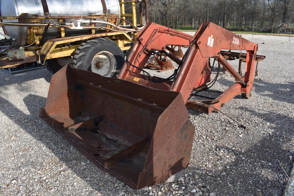 IH 2350 MOUNT-O-MATIC LOADER