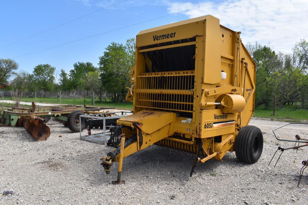 VERMEER 605J ROUND BALER