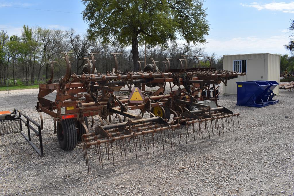 21' FIELD CULTIVATOR P.T.