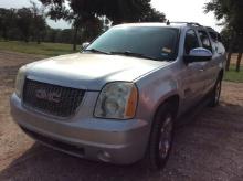 2010 GMC YUKON XL (VIN # 1GKUCKE08AR145057) (SHOWING APPX 268,195 MILES, UP TO THE BUYER TO DO THEIR