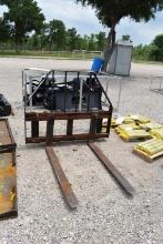 SKID STEER PALLET FORK