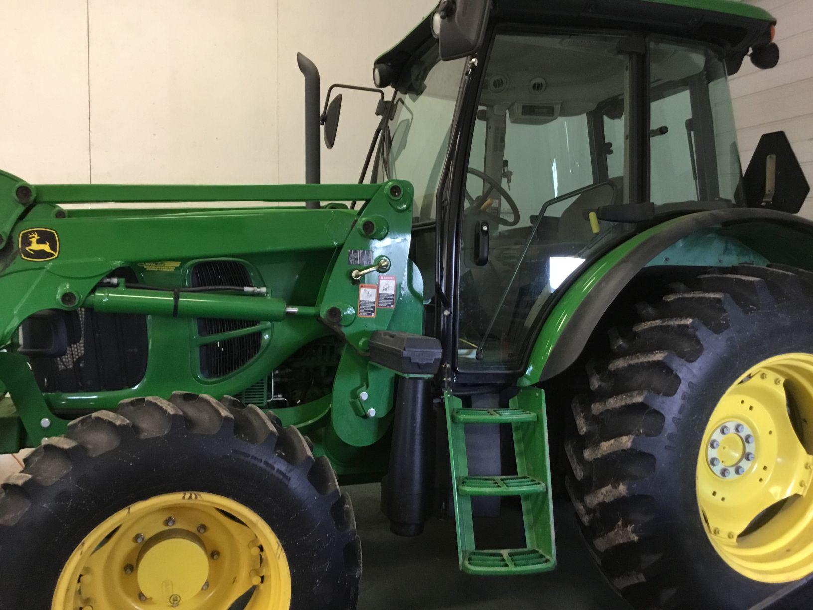 2010 JD 6140 D Loader Tractor