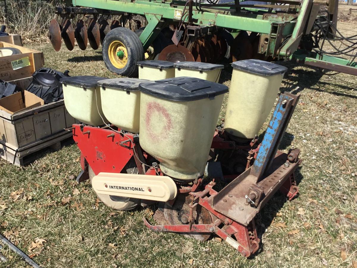 IH 2 Row Planter