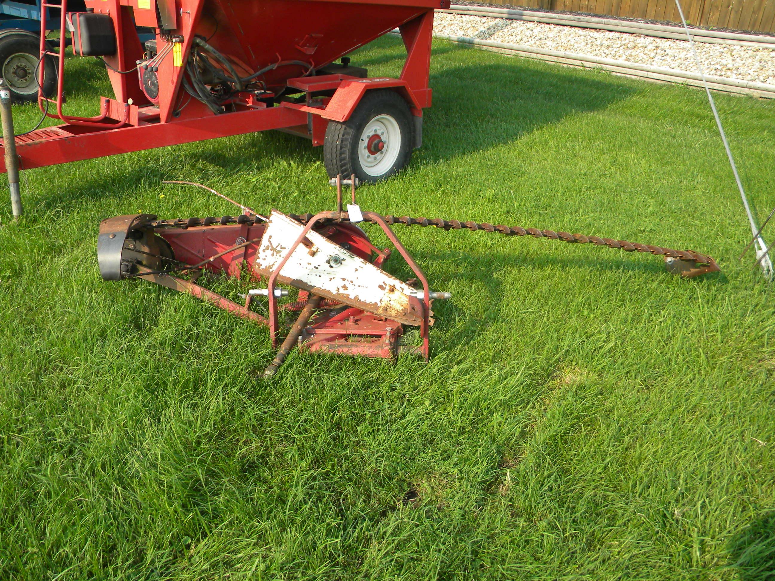 IH 1300 Sickle Mower