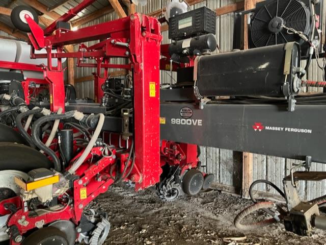 2019 White 9800 VE 16 Row, 30", CFS Planter