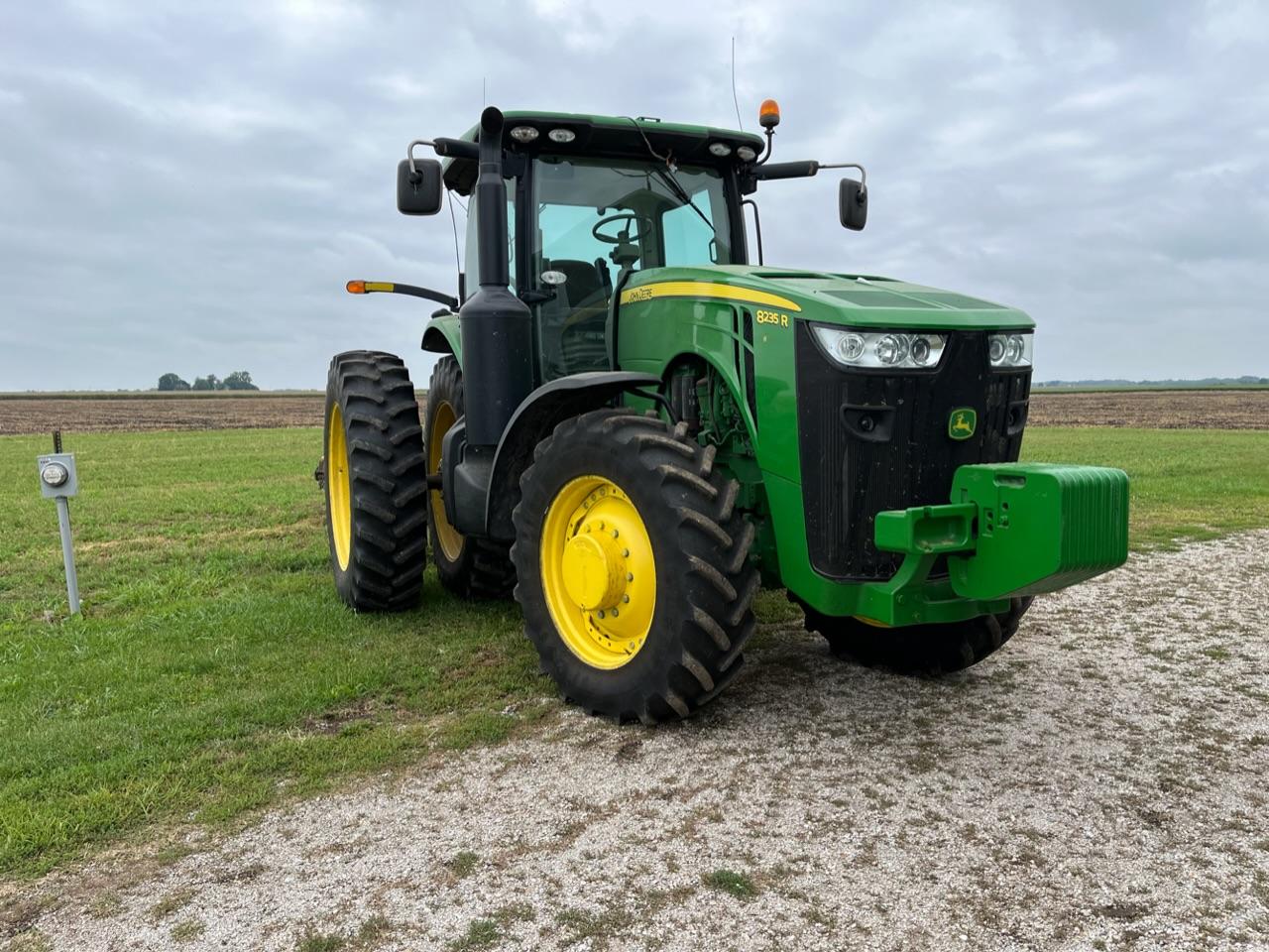 2013 John Deere 8235R MFWD Tractor