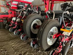 2019 White 9800 VE 16 Row, 30", CFS Planter