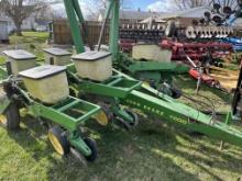 JD 7000 8 Row, 30" Planter