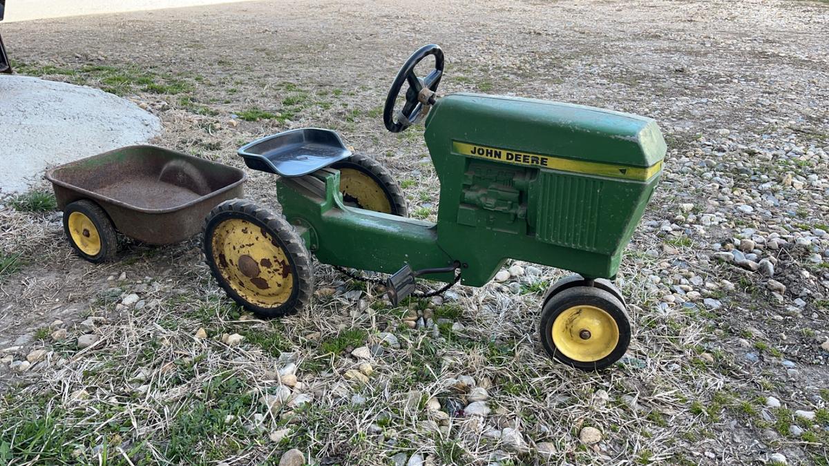 JD Pedal Tractor with Trailer