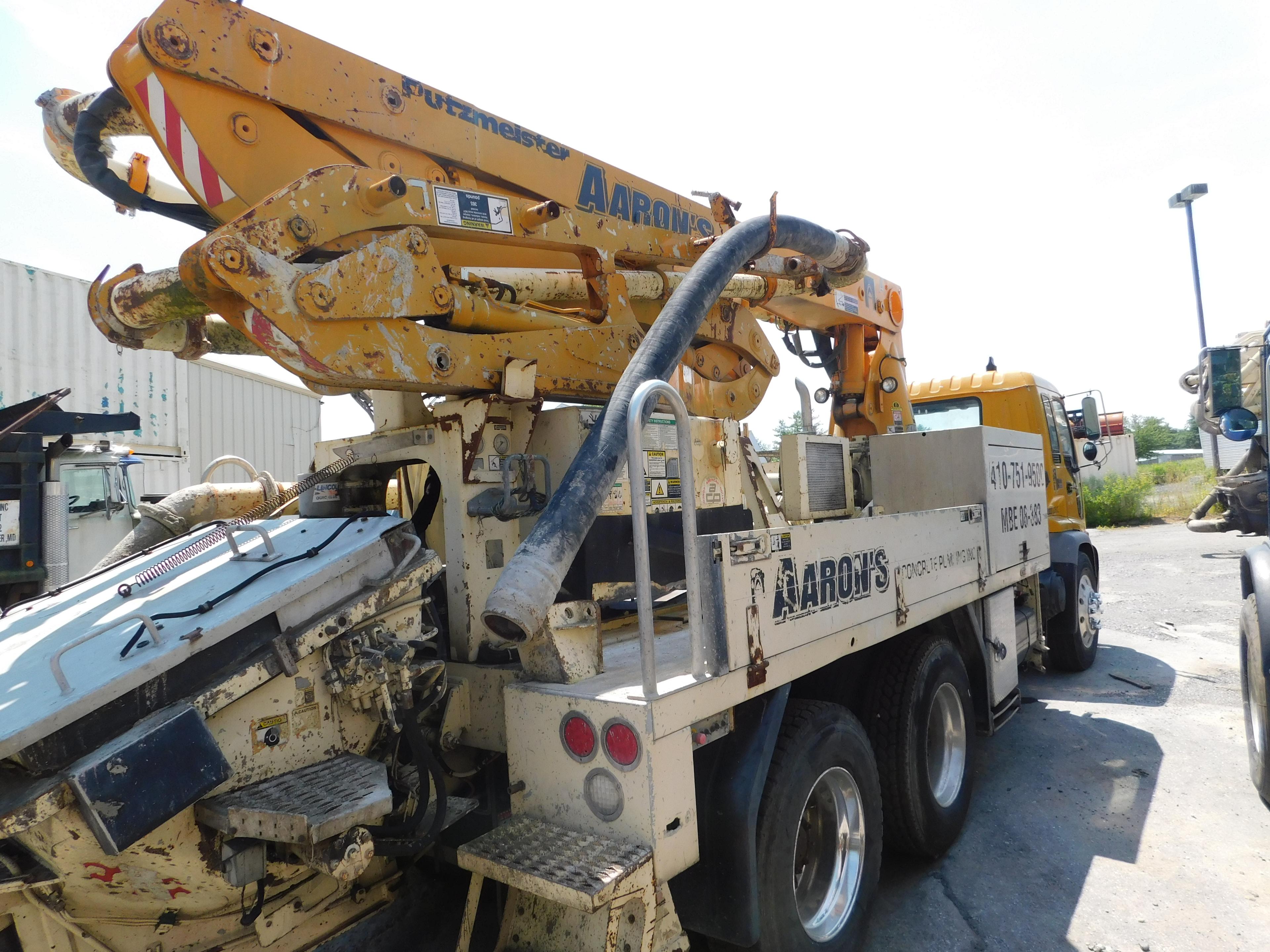 2007 GMC T8500 w/ Putzmeister BSF 202 Concrete Pump Truck