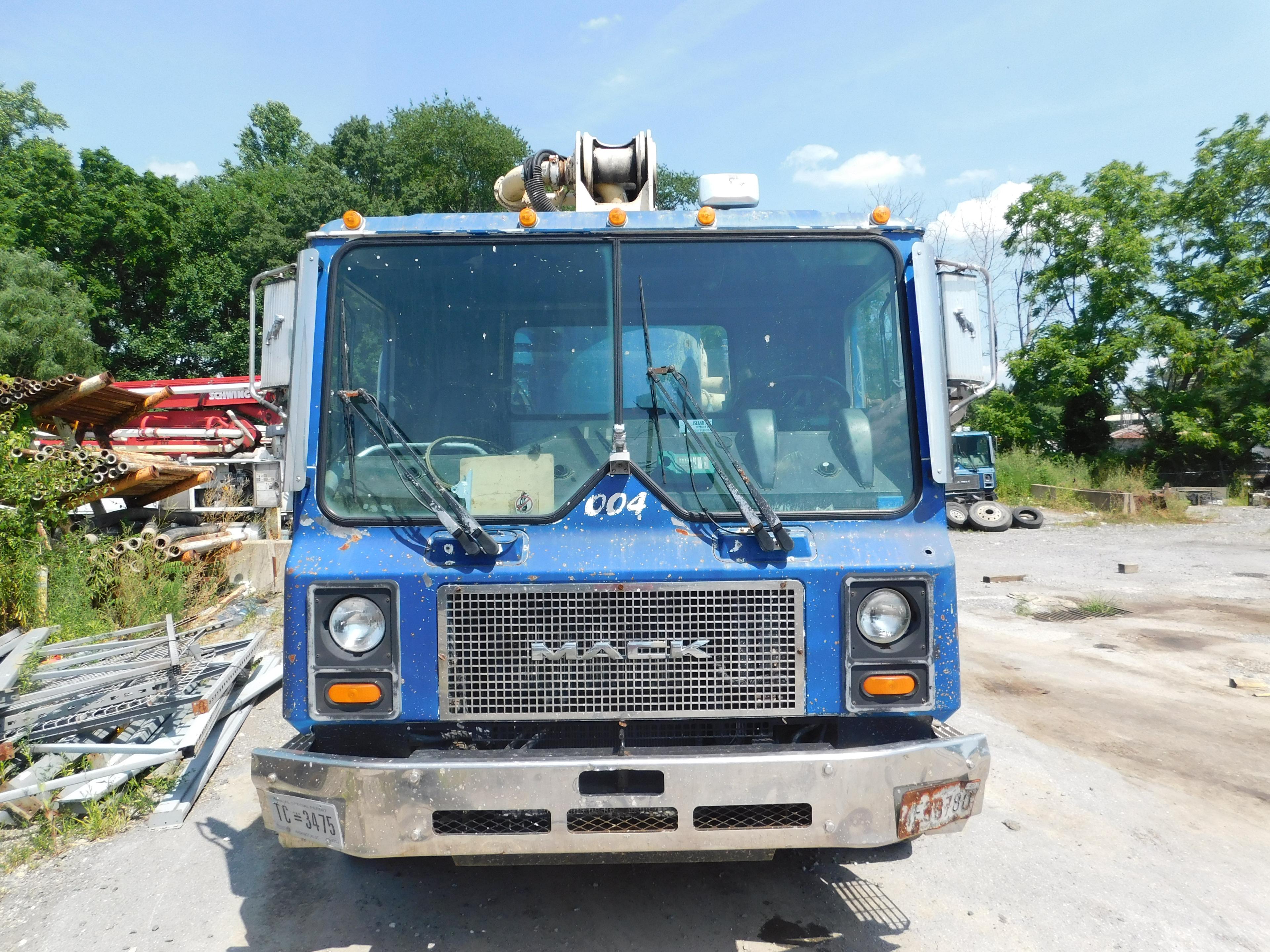 2004 Mack MR688S w/ Schwing 2023-4/ KVM 32XL Concrete Pump Truck