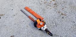 Stihl 30" Hedge Trimmer M#: HS82R-30 / S#: 183812469 / Year: 2017 / Engine: 22.7 CC Stihl / Hours: N