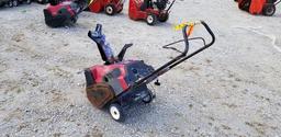 Toro 21" Singel Stage Snow Blower M#: 38515 / S#: 290008220 / Year: 2009 / Engine: 141 CC Toro / Hou