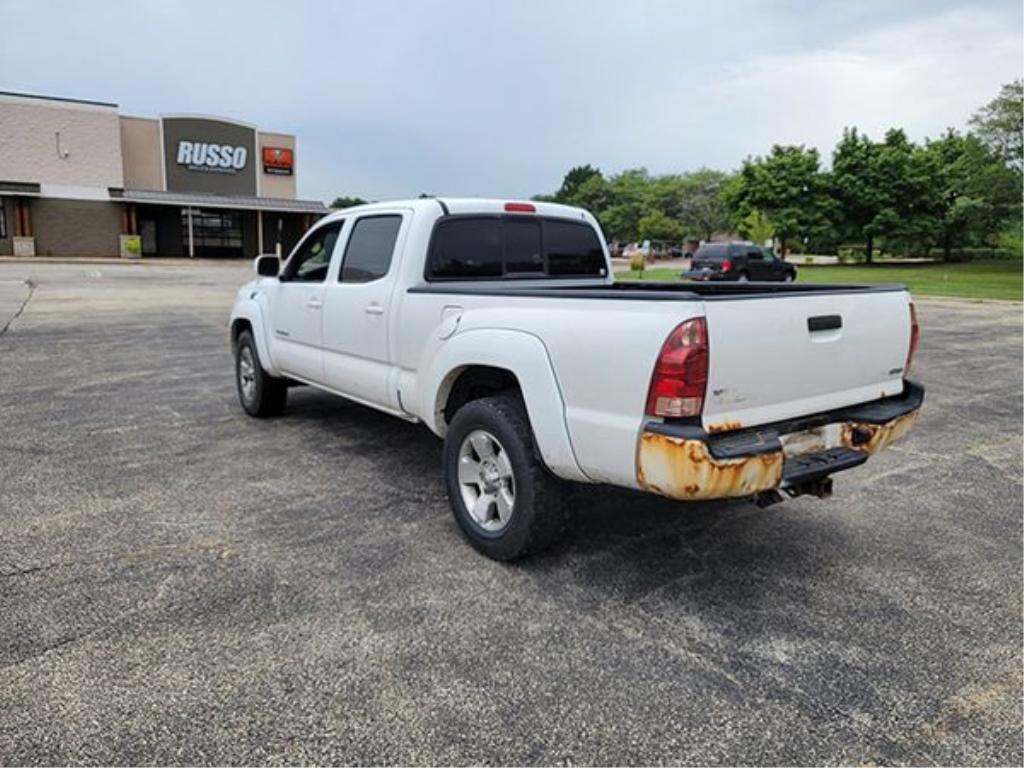 2008 Toyota V6 Crew Cab Pickup Truck 4 x 4