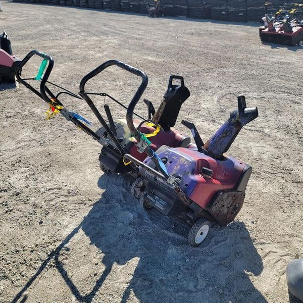 Lot Toro 21" Single Stage Snow Blower