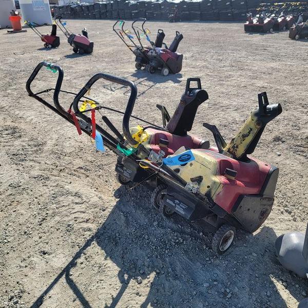 Lot Toro 21" Single Stage Snow Blower