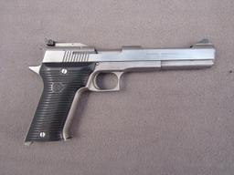 handgun: AMT Model Auto Mag II, Semi-Auto Pistol, .22, 10 shot, 6" barrel, S#M12346