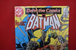 DETECTIVE COMICS #562 | FURY OF THE FILM FREAK! | GENE COLAN - NEWSSTAND