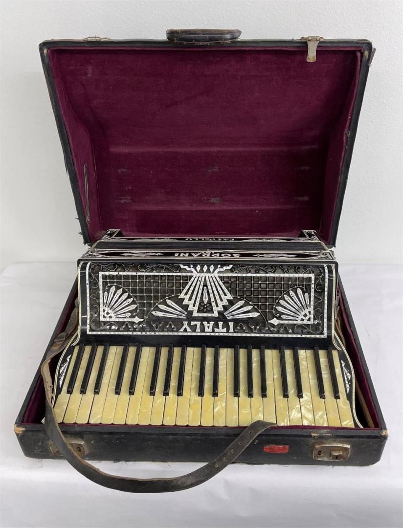 Castello Soprani Accordion In Case