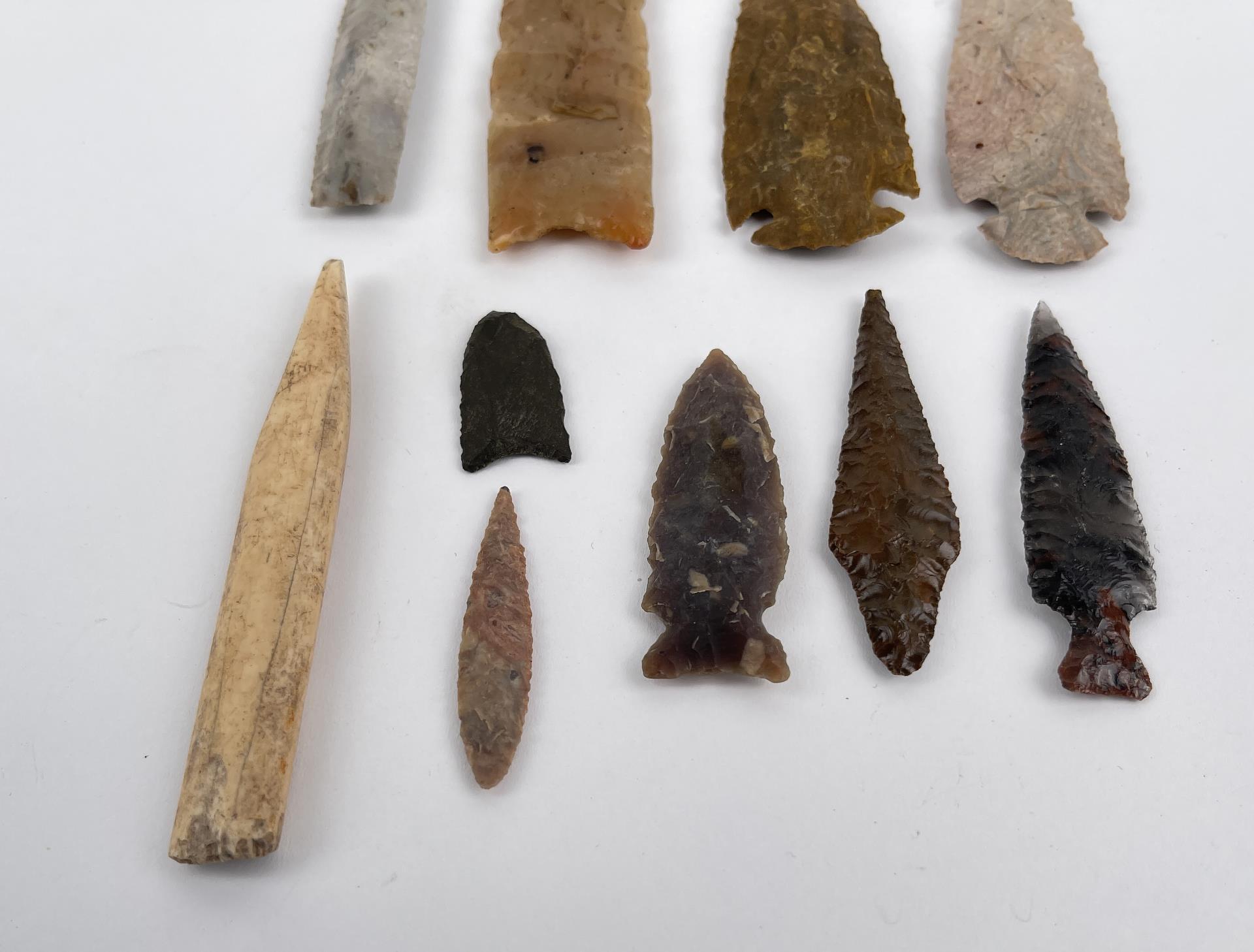 Nice Lot Of Old Stone Indian Arrowheads