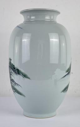 Korean Porcelain Vase Tao Yong