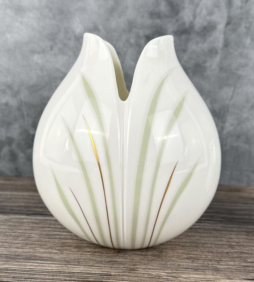 Royal Doulton Impressions Tulip Vase