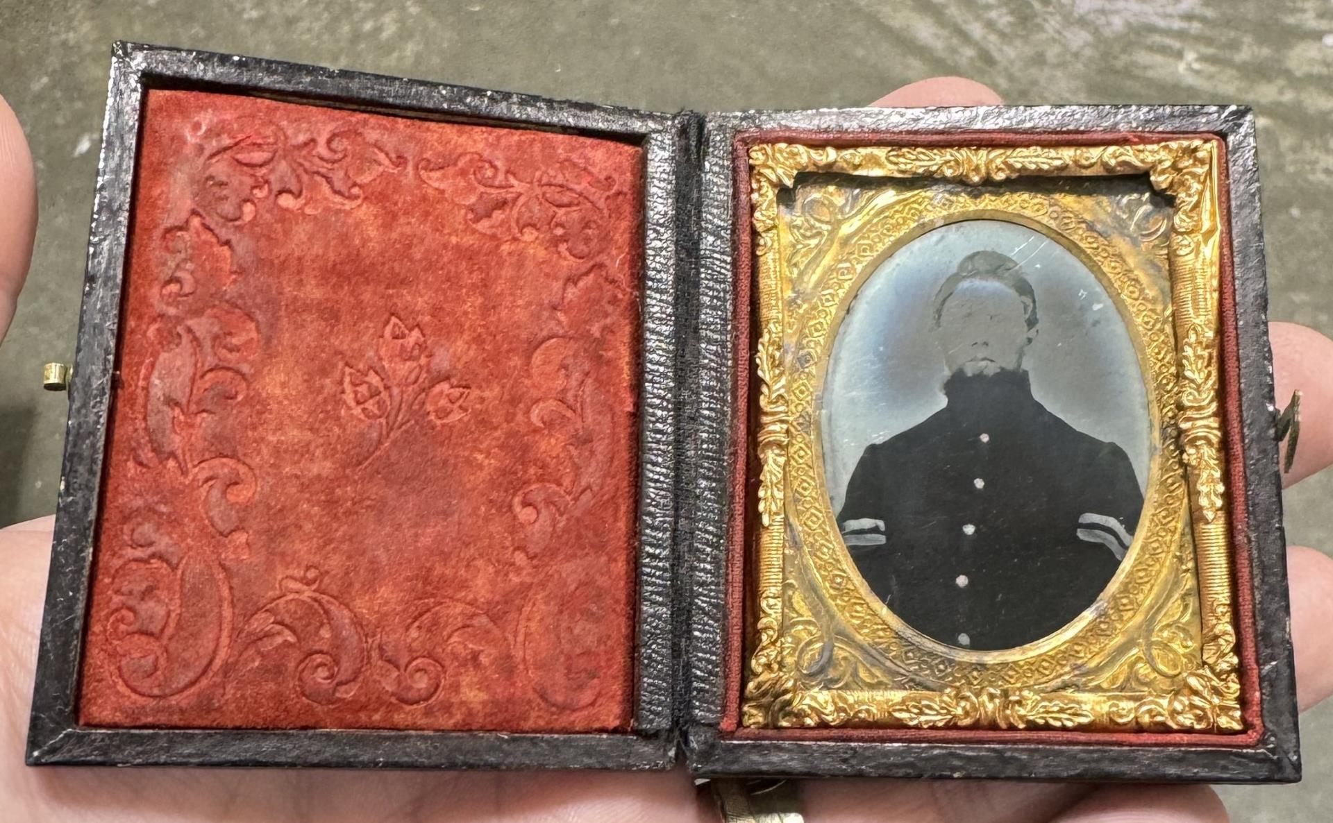 Civil War Union Soldier Ambrotype Photo