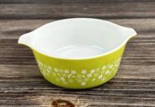 Pyrex Crazy Daisy Casserole Dish 472B