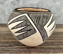 Lucy Lewis Acoma Pueblo Indian Pot